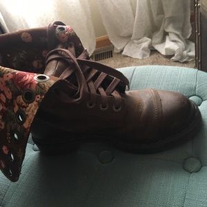 BROWN DR. MARTEN BOOTS